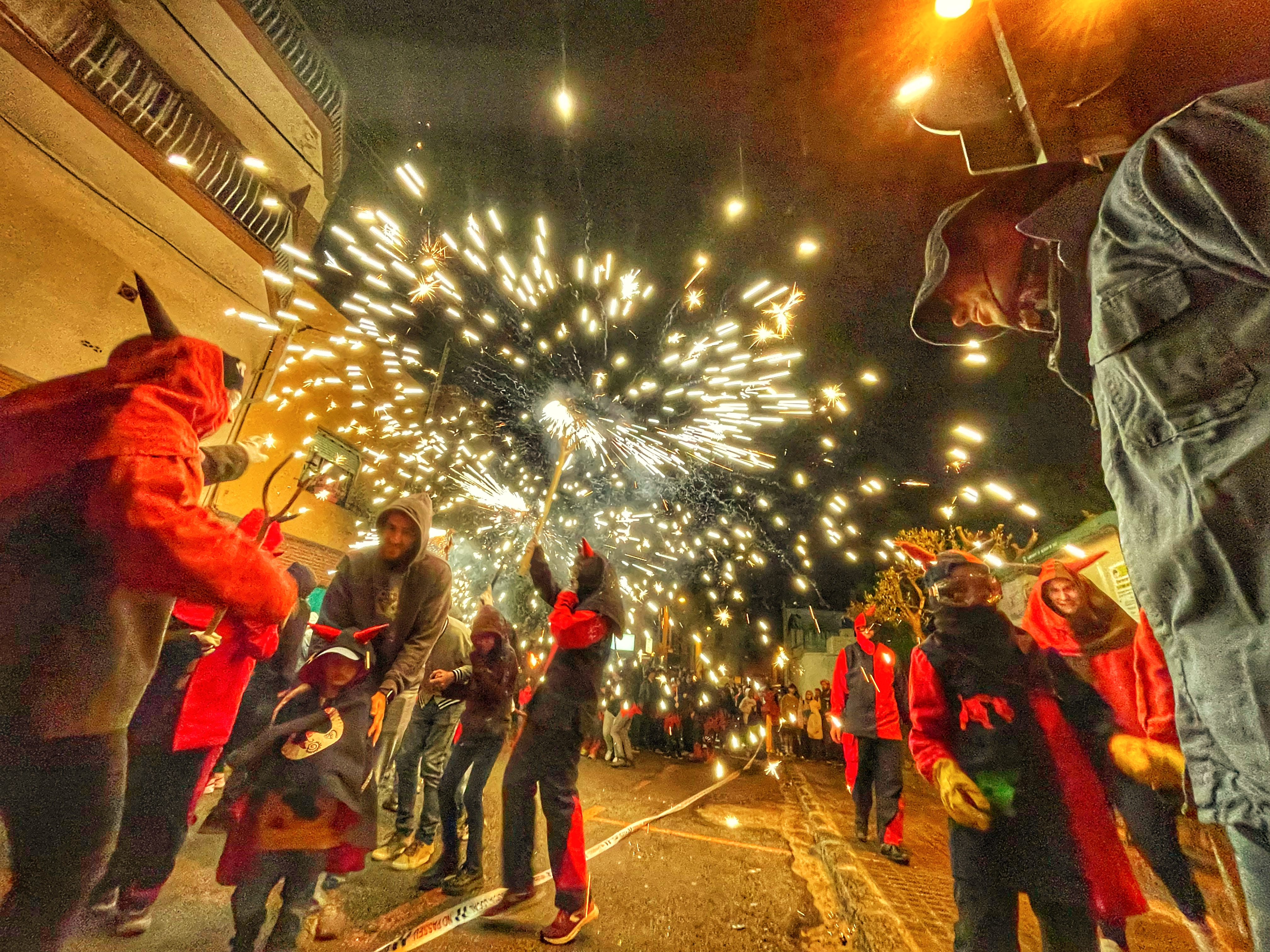 Sants M&agrave;rtirs 23: Correfoc infantil