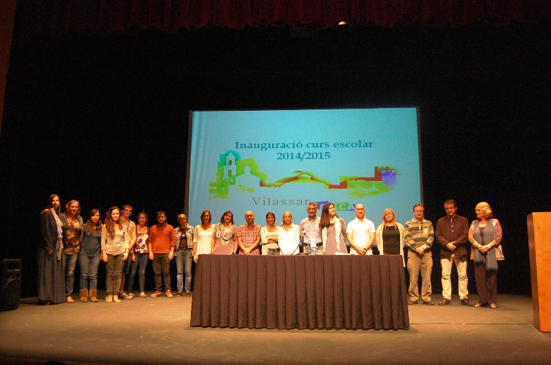 inauguració curs escolar foto de família