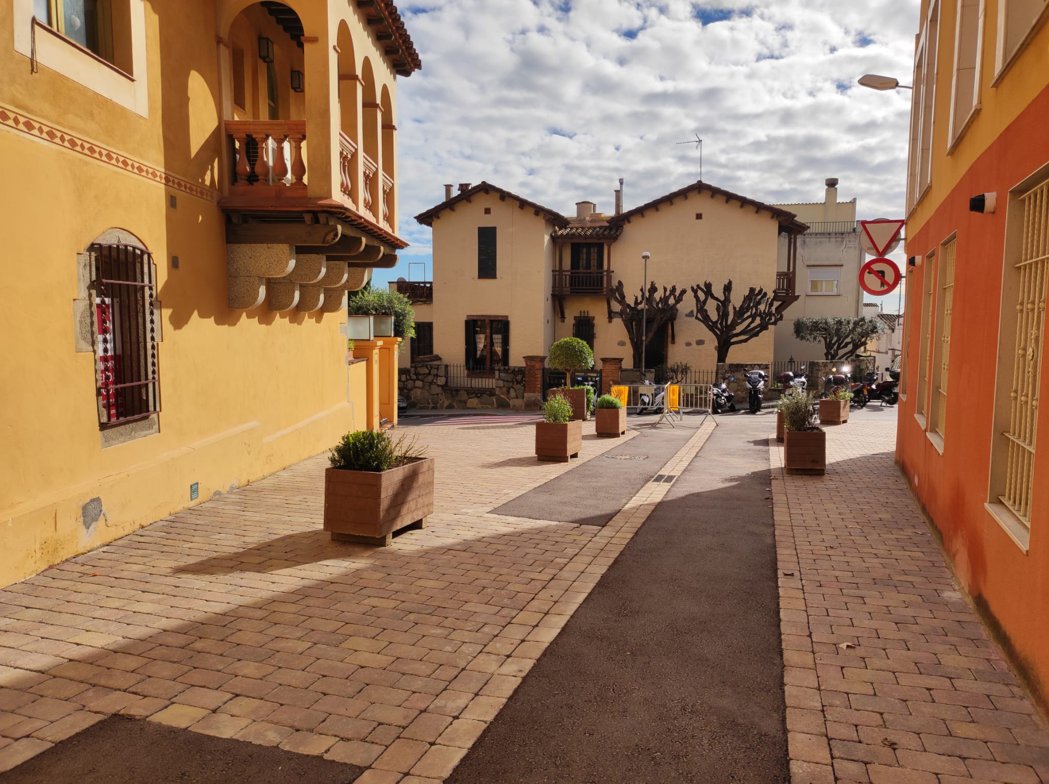 Obert al trànsit el carrer Sant Antoni Obert al trànsit el carrer Sant Antoni